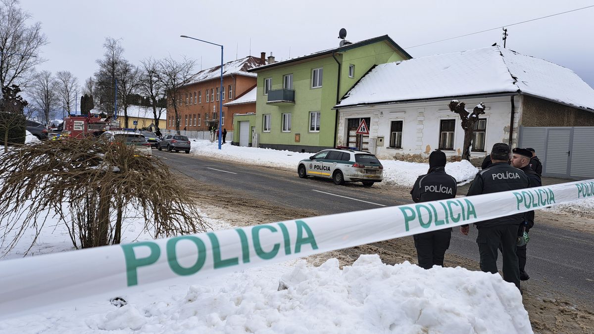 Estudiante mata a puñaladas a dos personas en escuela en Eslovaquia