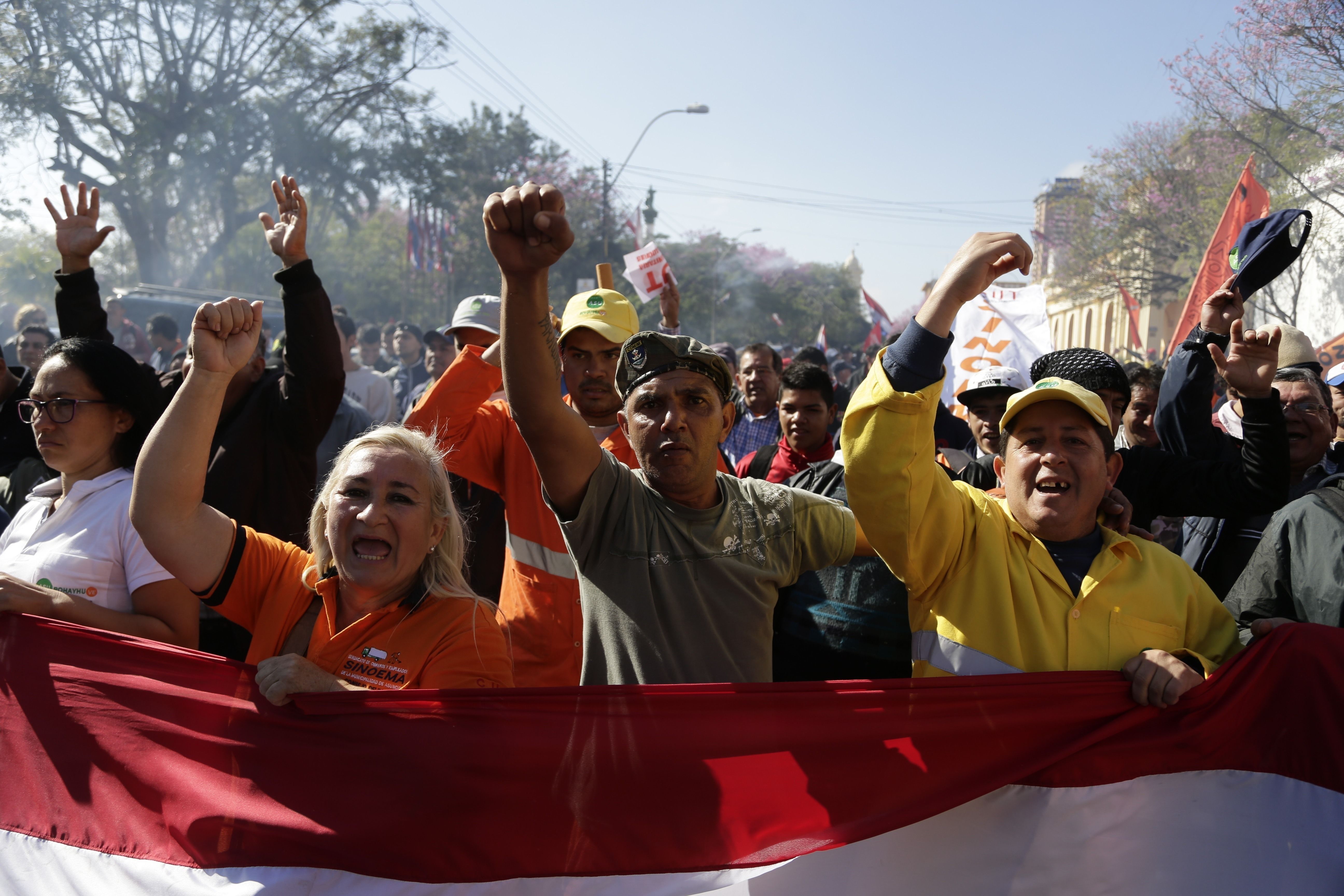 Protesta Sindical En Paraguay Por Uso De Fondos Jubilatorios