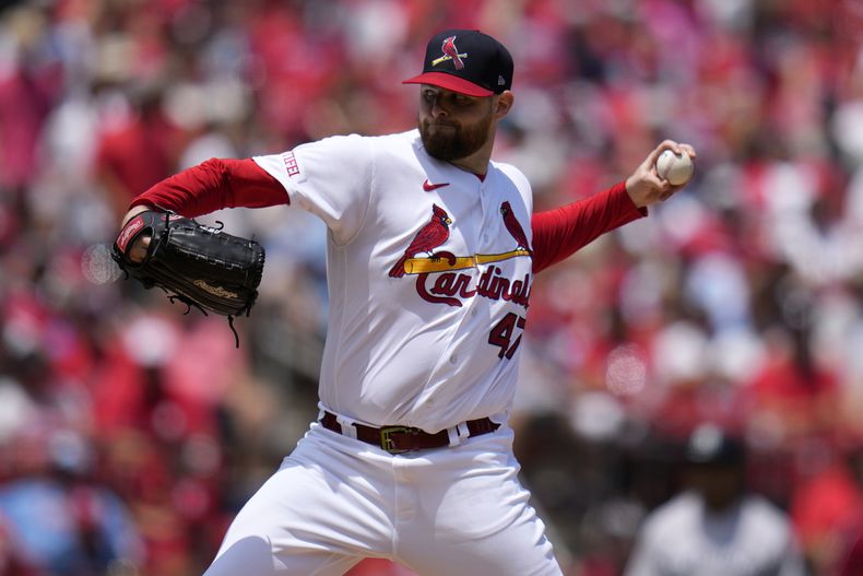 Jordan Montgomery de los Cardenales de San Luis lanza ante los Yanquis de Nueva York, el domingo 2 de julio de 2023, en San Luis. (AP Foto/Jeff Roberson)