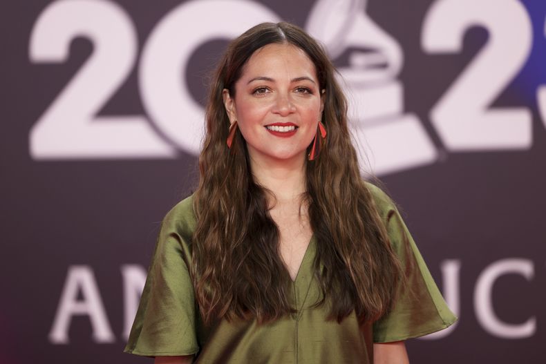 ARCHIVO - Natalia Lafourcade llega a la 24a entrega anual del Latin Grammy en Sevilla, España, el 16 de noviembre de 2023. (Foto Vianney Le Caer/Invision/AP, archivo)