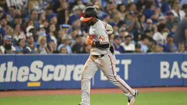 Urías da a Orioles triunfo en Toronto