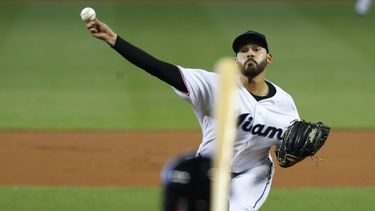 Nats caen 5-3 ante Marlins para apretar pelea de wildcards