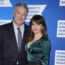ARCHIVO - Alec Baldwin e Hilaria Baldwin asisten a los premios Robert F. Kennedy Human Rights Ripple of Hope en Nueva York el 6 de diciembre de 2023. (Foto Charles Sykes/Invision/AP, archivo)