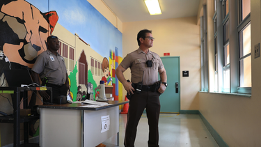 policia escolar de miami dade investiga varias amenazas a escuelas a traves de las redes sociales
