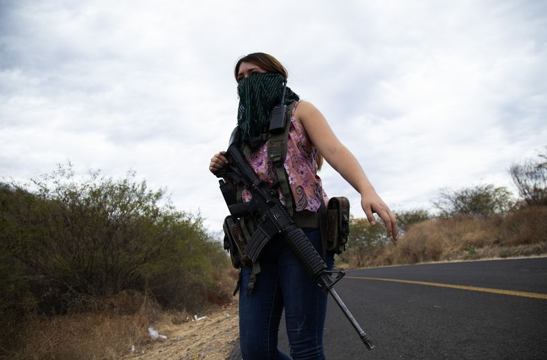 En M xico las mujeres toman las armas para defenderse