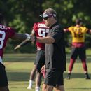 Commanders multan a coordinador defensivo Jack Del Rio