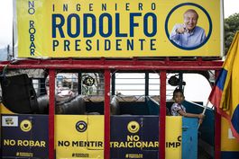 colombianos votan entre un exrebelde y un millonario