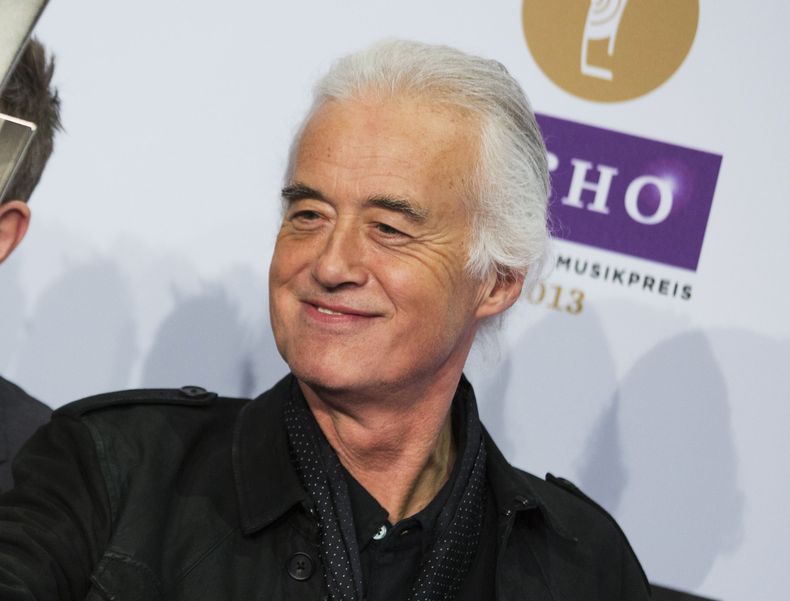 En esta foto del 21 de marzo del 2013, Jimmy Page, de Led Zeppelin, durante la ceremonia de los premios Echo en Berl&iacute;n, Alemania. Page remasteriz&oacute; el cat&aacute;logo completo de Led Zeppelin. Tras pasar los &uacute;ltimos a&ntilde;os escucha