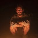 En esta imagen proporcionada por Prime Video, Sebastián Zurita en una escena de The Lost Flowers of Alice Hart. (Prime Video vía AP)
