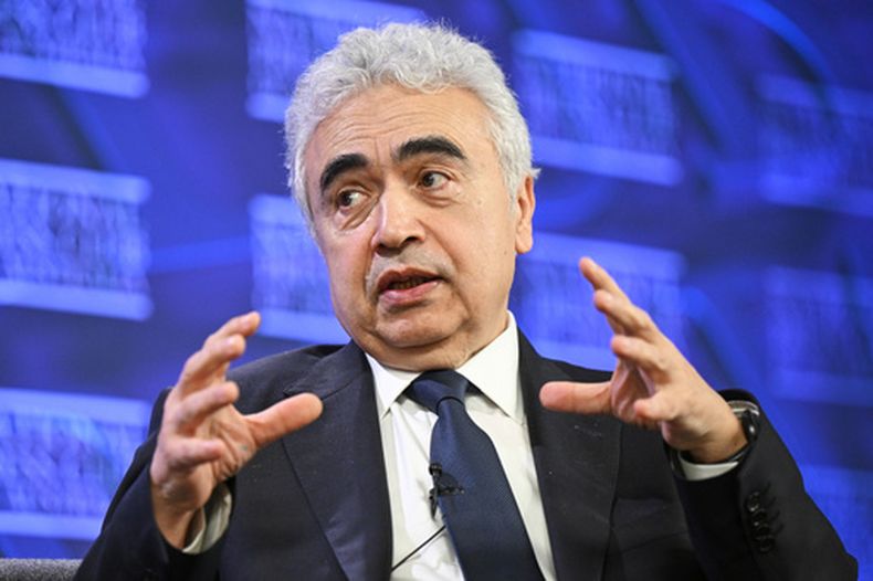 El director de la Agencia Internacional de la Energía, Fatih Birol, habla con el Club Nacional de Prensa en Canberra, Australia, el lunes 23 de marzo de 2026. (Lukas Coch/AAP Image via AP)