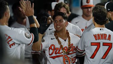 Urías pega jonrón y Orioles remontan ante Rays