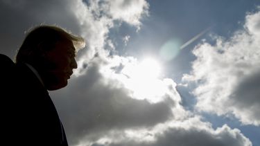 Encuesta AP-NORC: Trump tiene bajas calificaciones en clima