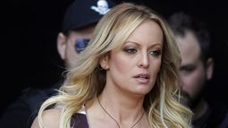 corte: stormy daniels debe pagar gastos legales de trump
