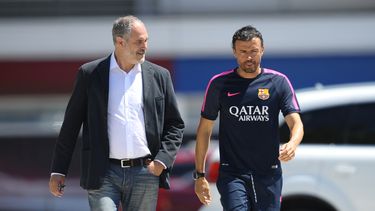 americateve | El nuevo t&eacute;cnico del Barcelona, Luis Enrique (derecha), y el director deportivo del club Andoni Zubizarreta llegan a una conferencia deportiva en el centro deportivo del equipo en Barcelona, Espa&ntilde;a, el mi&eacute;rcoles 16 de julio de 2014. (