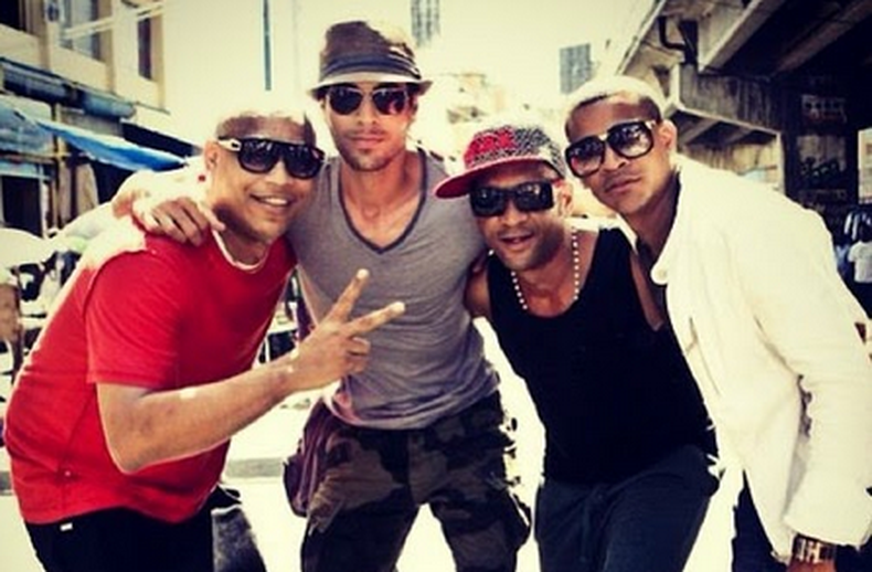 Paquito D'Rivera, Eliades Ochoa, Silvio Rodríguez, Pablo Milanés, Aymeé Nuviola, Albita, Arturo O'Farrill y Yalil Guerra también obtuvieron candidaturas. Los premios se entregarán el 20 de noviembre en Las Vegas.