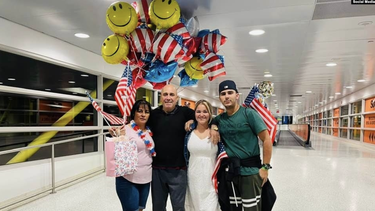 llega a miami otro pelotero que escapo de cuba en dias recientes