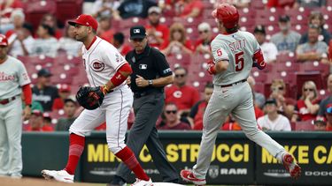 Rojos: Concluye campaña de Votto, quien se operará