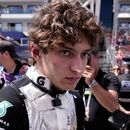 El italiano Kimi Antonelli de la escudería Mercedes se prepara para el Gran Premio de Gran Bretaña en Silverstone el domingo 5 de julio del 2026. (AP Foto/Darko Bandic)