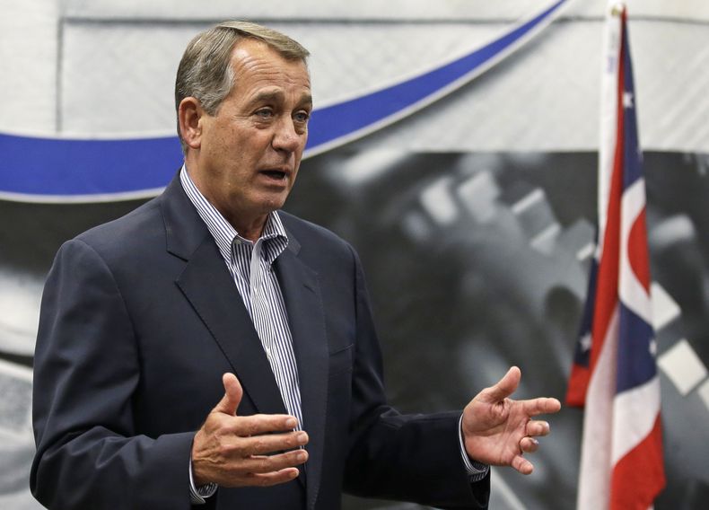 Esta fotograf&iacute;a del lunes 5 de mayo de 2014 muestra a John Boehner, presidente de la C&aacute;mara de Representantes, dirigi&eacute;ndose a empleados durante un recorrido de la planta Machintek Corp. en Fairfield, Ohio. Boehner derrot&oacute; el ma