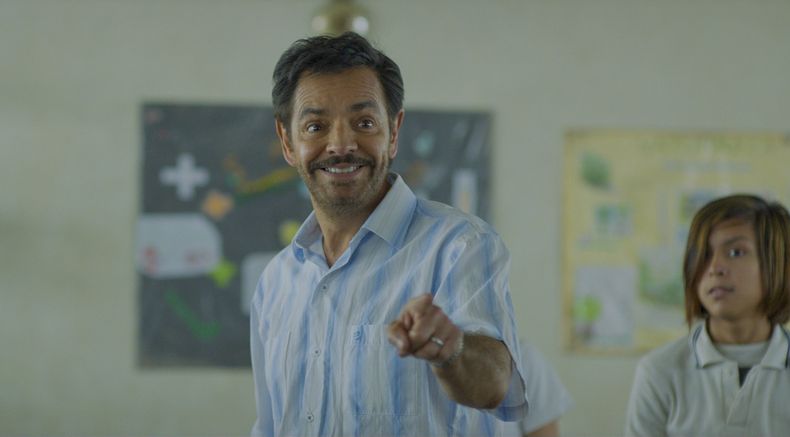 En esta imagen proporcionada por Participant/Pantelion Films, Eugenio Derbez en una escena de Radical. (Participant/Pantelion vía AP)