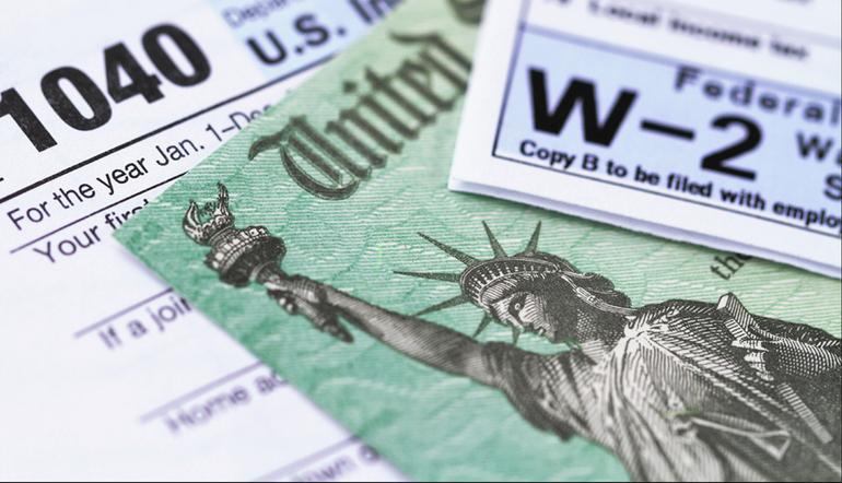 Estadounidenses tendrán que pagar impuestos sobres los cheques de ayuda por Coronavirus que envió en gobierno
