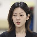 La actriz sudcoreana Kim Sae-ron llega al Tribunal del Distrito Central de Seúl, Corea del Sur, el miércoles 5 de abril de 2023. (Yonhap via AP)