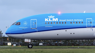 la aerolinea holandesa klm suspende con efecto inmediato sus vuelos a ucrania