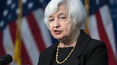 La secretaria del Tesoro Janet Yellen habla sobre la relación económica entre Estados Unidos y China en la Facultad de Estudios Internacionales Avanzados de la Universidad Johns Hopkins, el jueves 20 de abril de 2023, en Washington. (AP Foto/Manuel Balce Ceneta)