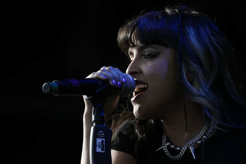 La cantante puertorriqueña Gale durante su presentación en el festival AXE Ceremonia en el parque Bicentenario en la Ciudad de México el sábado 23 de marzo de 2024. (Foto AP/Marco Ugarte)