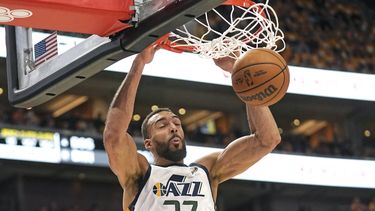 NBA multa a Gobert por uso de lenguaje soez en entrevista