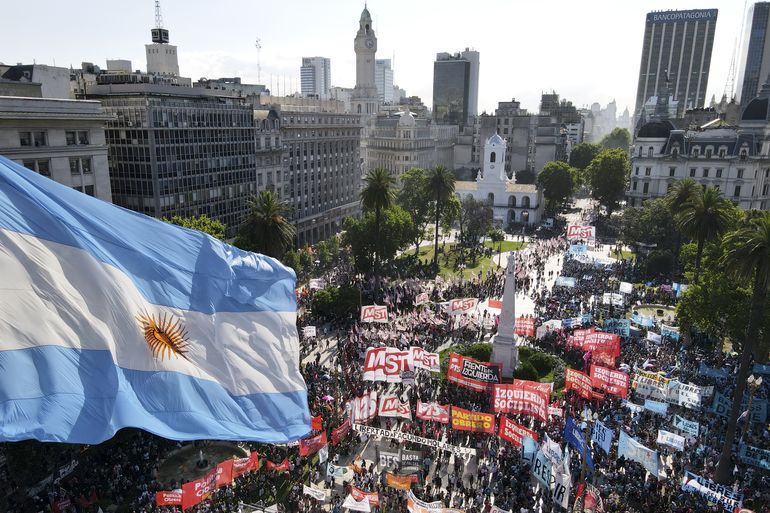 Argentina y EEUU se reunen en plena negociación con FMI