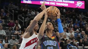 Omoruyi anota 22 puntos y Thunder vence 132-113 a Raptors
