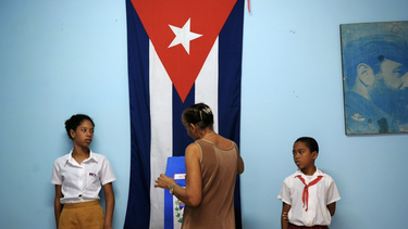 Cuba vota en comicios municipales, bajo el llamado al boicot