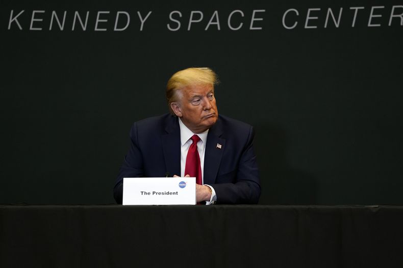 AMN-GEN_TRUMP-TWITTER-0.jpg
