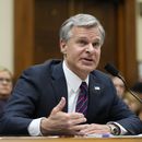 ARCHIVO - El director del FBI, Christopher Wray, testifica ante la Comisión de Asuntos Jurídicos de la Cámara de Representantes de Estados Unidos, el 12 de julio de 2023, en el Capitolio en Washington. El sábado 14 de octubre, Wray habló ante uno de los grupos policiales más grandes del país sobre cómo el FBI trabaja con la policía en todo el país, inclusive para ayudar a condenar a dos hombres acusados de la muerte de un adolescente de un pequeño pueblo de Michigan atrapado en un trama internacional de extorsión sexual en línea. (AP Foto/Patrick Semansky, File)