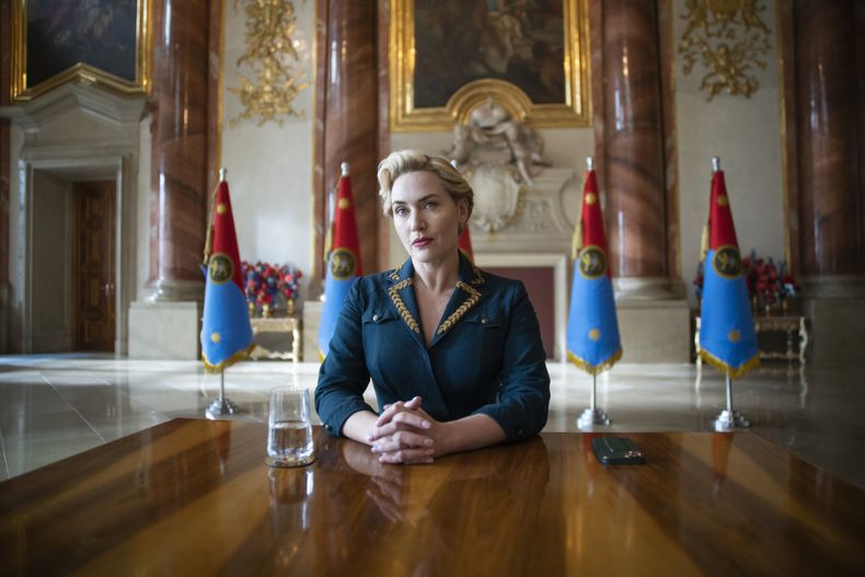 En esta imagen proporcionada por HBO, Kate Winslet en una escena de The Regime. (HBO vía AP)