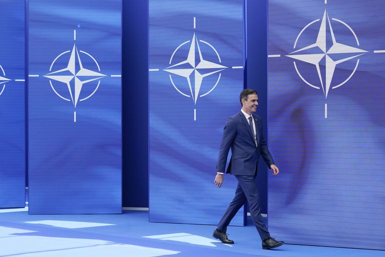 España insta a la OTAN a vigilar su flanco sur