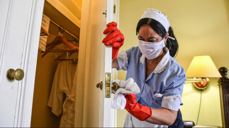 Empleados Turismo Cuba.png