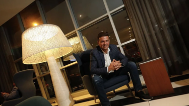 orlando fundichely recuerda su vida en cuba: no podia ni alimentar a mi mama