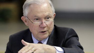 Sessions va al Congreso entre revelaciones de pesquisa rusa