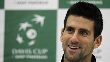 americateve | El jugador del equipo de Serbia, Novak Djokovic, sonr&iacute;e en una conferencia de prensa antes de la final de la Copa Davis el mi&eacute;rcoles, 13 de noviembre de 2013, en Belgrado. (AP Photo/Darko Vojinovic)