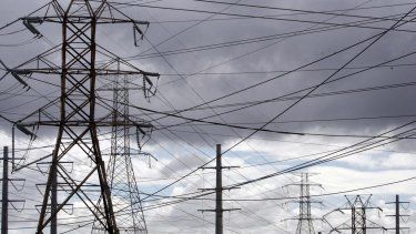 a rentar las barcazas generatrices para estabilizar el sistema electrico