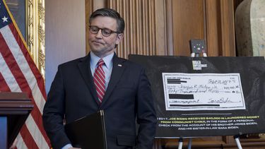 El presidente de la Cámara de Representantes de Estados Unidos, Mike Johnson, en el Capitolio en Washington el 29 de noviembre de 2023.. (Foto AP/J. Scott Applewhite)