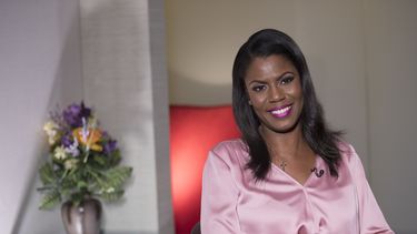 Fuente AP: Omarosa tiene un “tesoro” multimedia sobre Trump