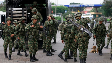 colombia despliega tropas militares en la frontera con venezuela