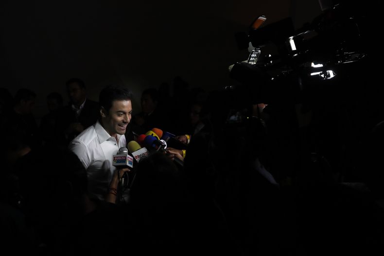 ESP-MUS_LATIN_GRAMMY-CARLOS_RIVERA-2.jpg