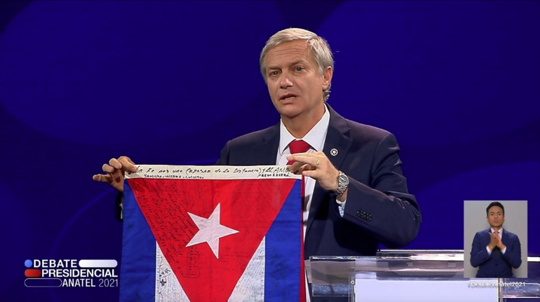 Candidato presidencial en Chile inicia debate con mensaje a cubanos