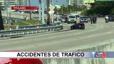  una mujer fue hospitalizada despues de que un conductor arremetiera contra cuatro ciclistas en el viaducto macarthur