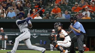 piratas obtienen a hechavarria, en canje con rays