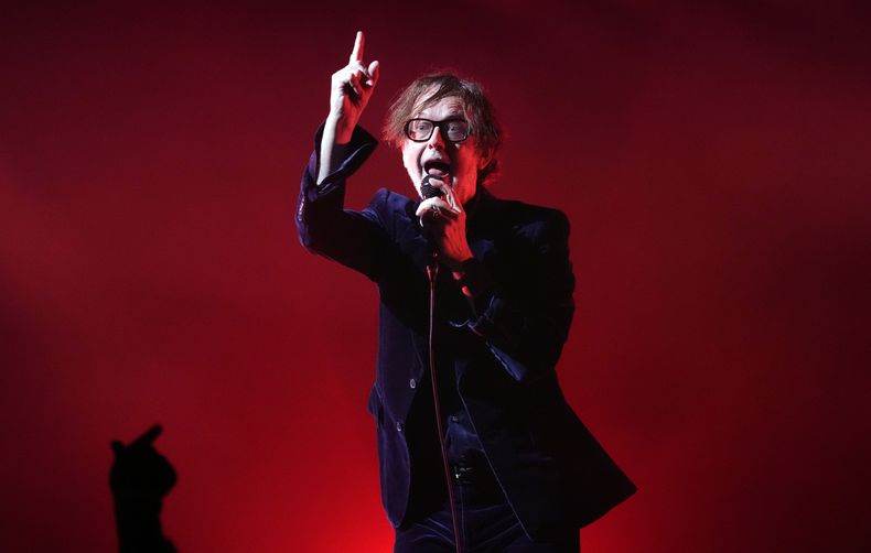 ARCHIVO - Jarvis Cocker de la banda Pulp se presenta en el Hollywood Palladium de Los Ángeles el 18 de septiembre de 2024. (Foto AP/Chris Pizzello, archivo)